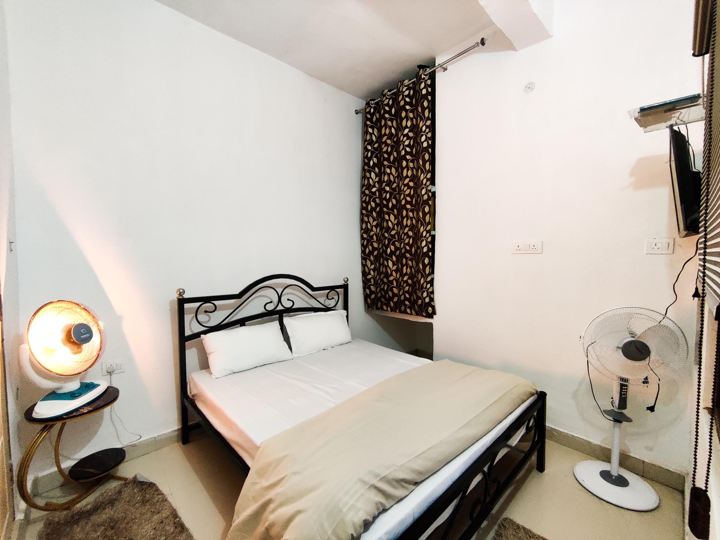 Room 2 Image 3